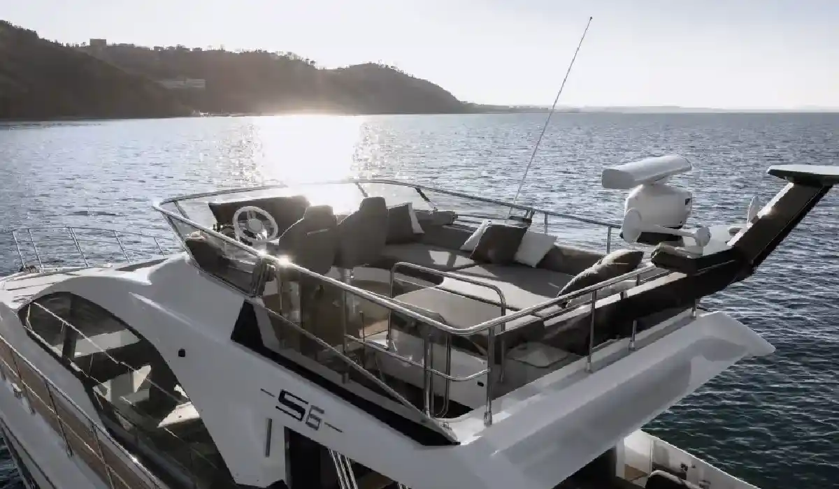 Azimut - S6 - Motor Yacht Charter - Motor Yachts for Sale - Exclusive Concierge Club.webp